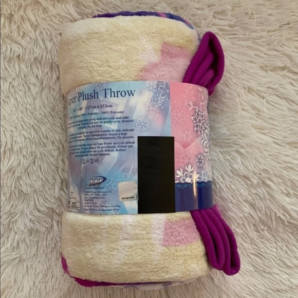 (NWT) Disney FROZEN Anna & Elsa Cozy Micro-fleece Blanket in Purple - Picture 6 of 8